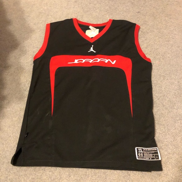 BASKETBALL/JORDAN TANKS - Picture 2 of 3